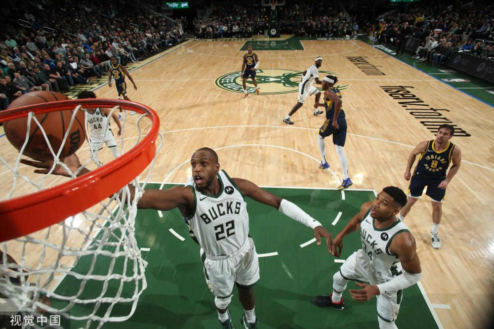 赛场上屡屡 赛场上屡屡